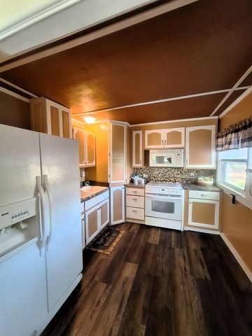 108 Weaver St, Decherd, TN 37324