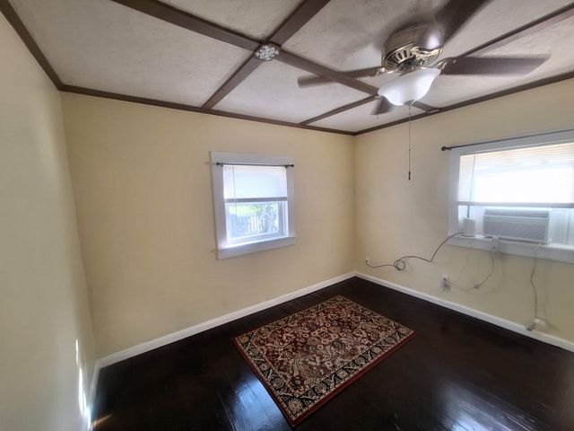108 Weaver St, Decherd, TN 37324