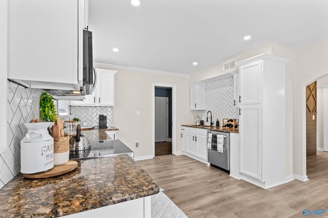 2624 Valley Brook Drive, Huntsville, AL 35811