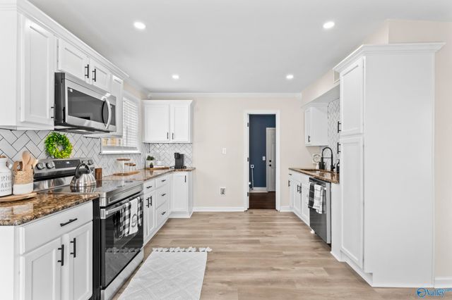 2624 Valley Brook Drive, Huntsville, AL 35811