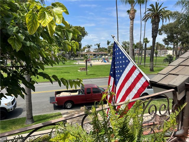920 11th, Huntington Beach, CA 92648