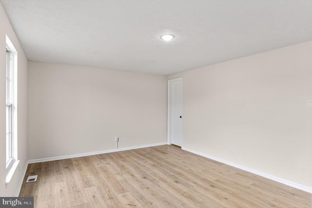 127 VILLA KNOLL CT, Sicklerville, NJ 08081