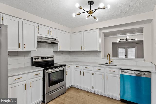 127 VILLA KNOLL CT, Sicklerville, NJ 08081