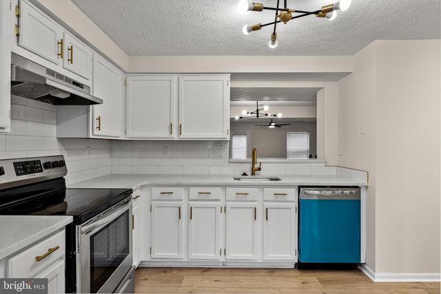 127 VILLA KNOLL CT, Sicklerville, NJ 08081