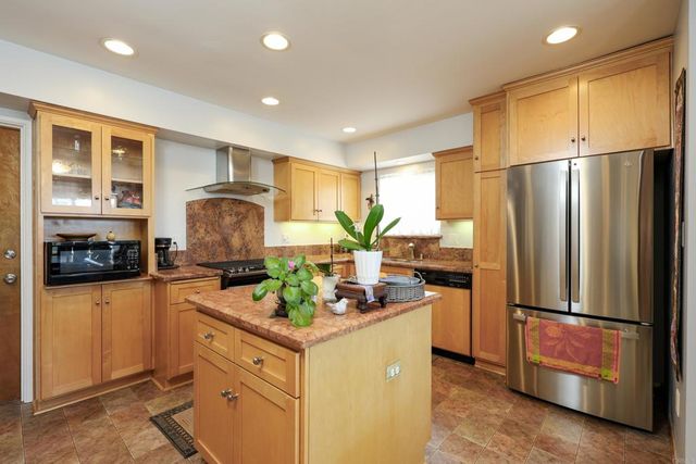 6145 Carling Way, San Diego, CA 92115