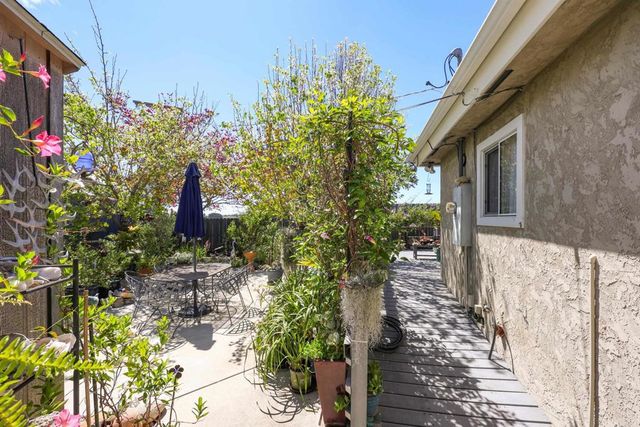 6145 Carling Way, San Diego, CA 92115