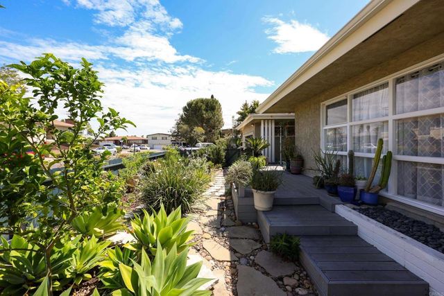 6145 Carling Way, San Diego, CA 92115