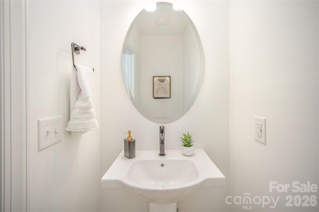 3804 Odom Way, Charlotte, NC 28208