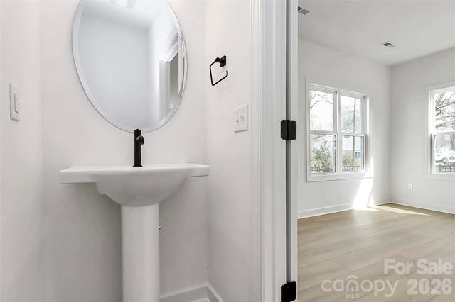 3804 Odom Way, Charlotte, NC 28208