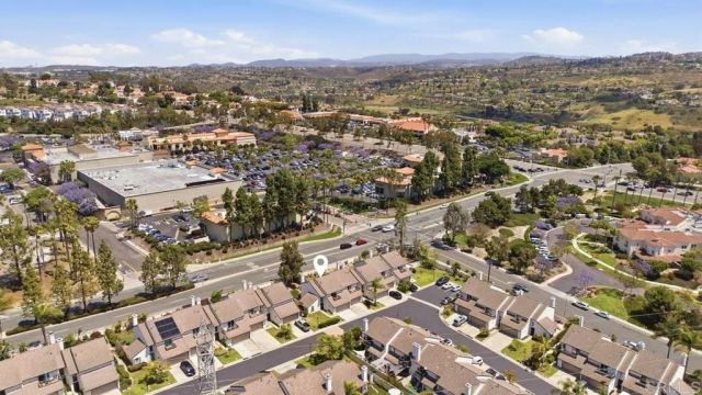1832 Cottonwood Avenue, Carlsbad, CA 92011