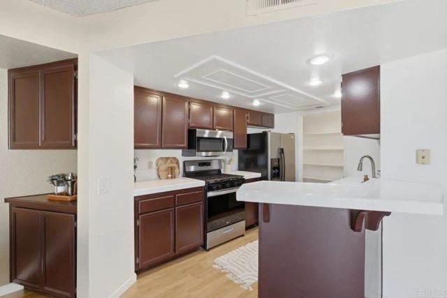1832 Cottonwood Avenue, Carlsbad, CA 92011