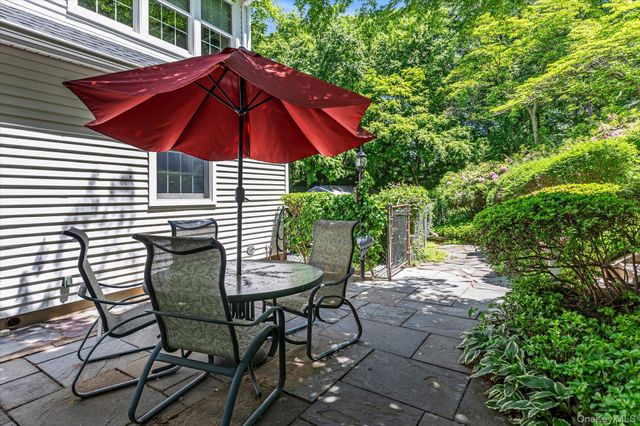 58 Makamah Road, Northport, NY 11768