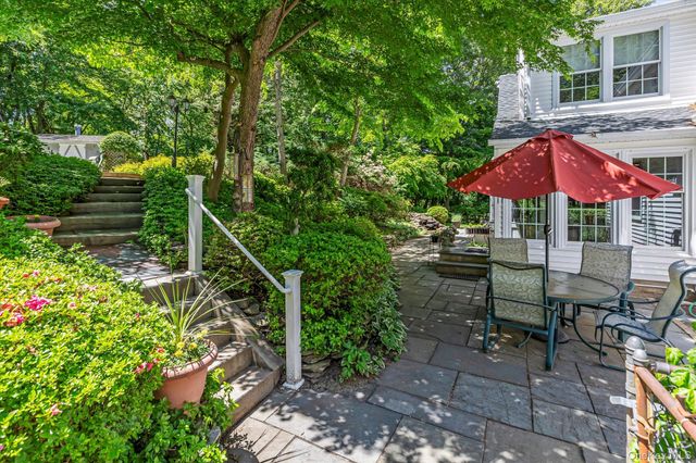 58 Makamah Road, Northport, NY 11768