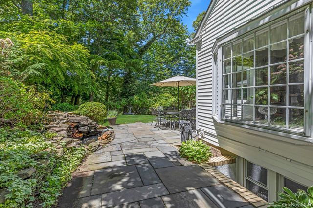 58 Makamah Road, Northport, NY 11768