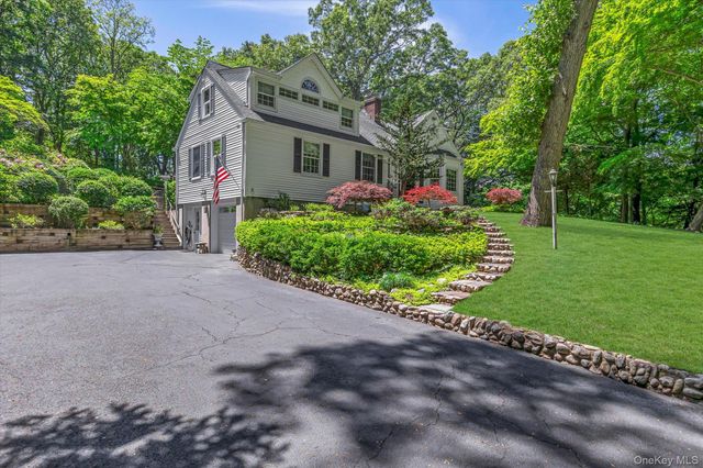 58 Makamah Road, Northport, NY 11768