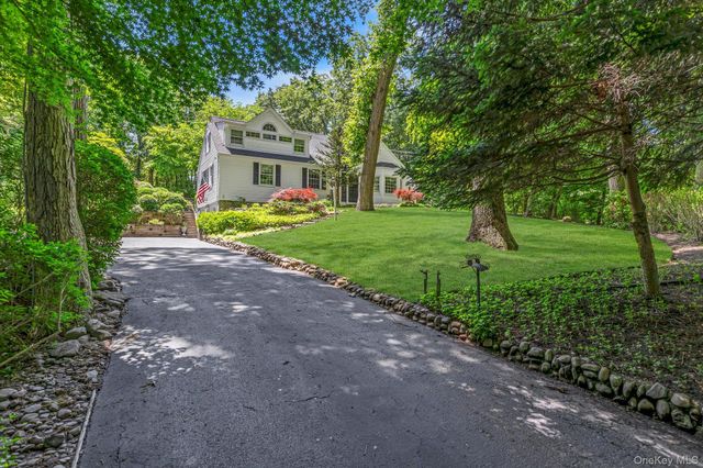 58 Makamah Road, Northport, NY 11768