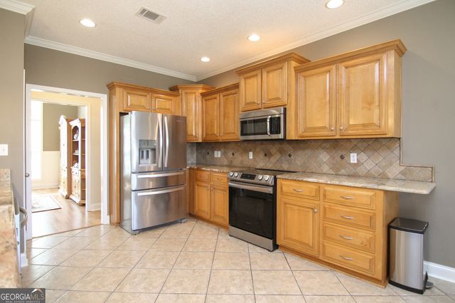 112 Addington Drive, Kathleen, GA 31047