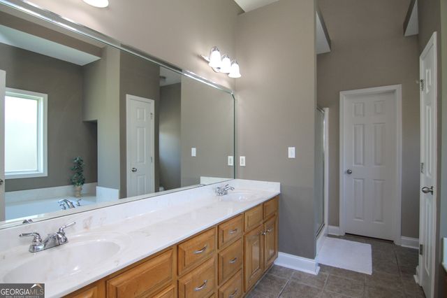112 Addington Drive, Kathleen, GA 31047