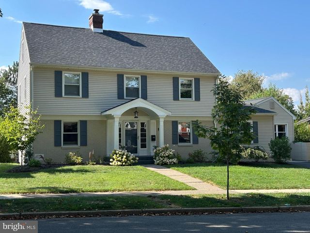 733 W FOSTER AVE, State College, PA 16801