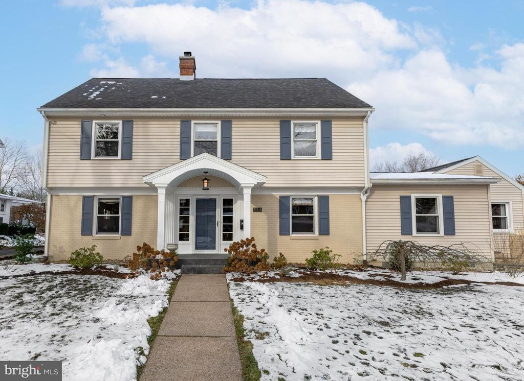 733 W FOSTER AVE, State College, PA 16801