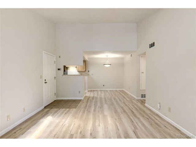 10253 E Peakview Ave B203, Englewood, CO 80111