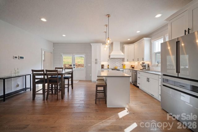16 Hare Ridge, Asheville, NC 28803