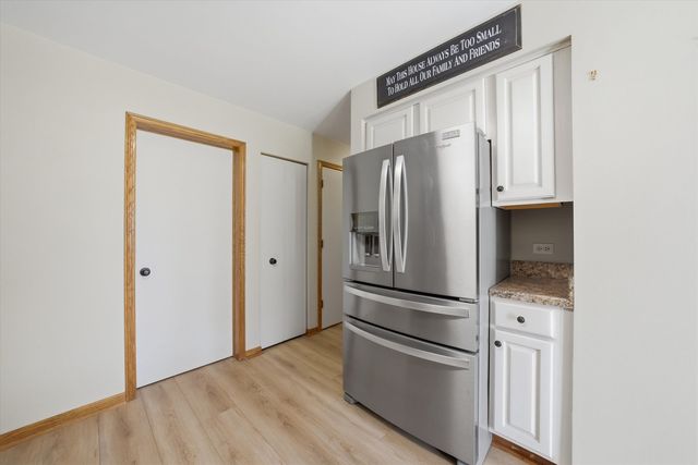 7770 Bristol Park Drive, Tinley Park, IL 60477