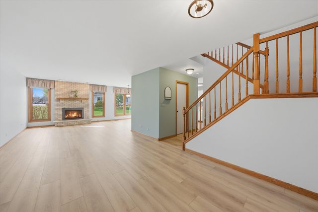 7770 Bristol Park Drive, Tinley Park, IL 60477