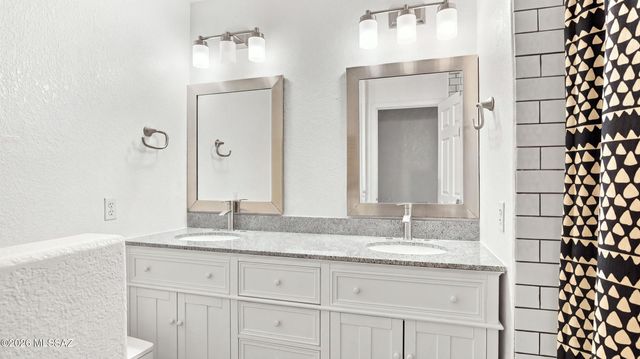 12431 N Copper Queen Way, Oro Valley, AZ 85755