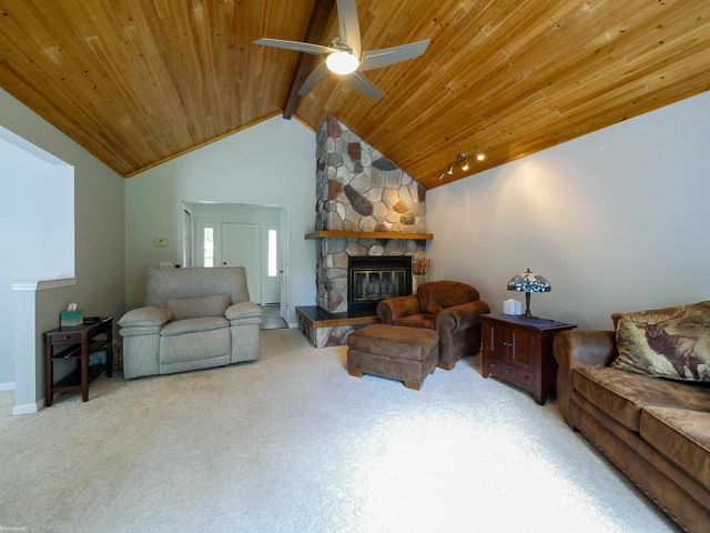 8468 Rondale Drive, Grand Blanc, MI 48439