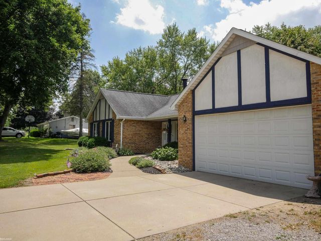 8468 Rondale Drive, Grand Blanc, MI 48439