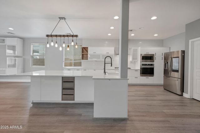 42502 W SOMERSET Drive, Maricopa, AZ 85138