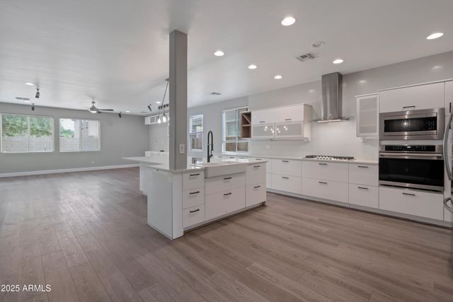 42502 W SOMERSET Drive, Maricopa, AZ 85138