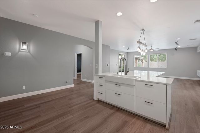 42502 W SOMERSET Drive, Maricopa, AZ 85138