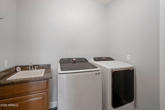 42502 W SOMERSET Drive, Maricopa, AZ 85138