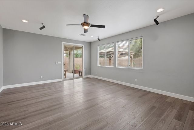 42502 W SOMERSET Drive, Maricopa, AZ 85138