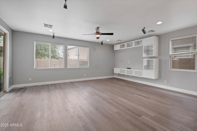 42502 W SOMERSET Drive, Maricopa, AZ 85138