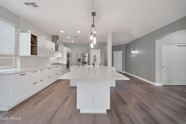 42502 W SOMERSET Drive, Maricopa, AZ 85138