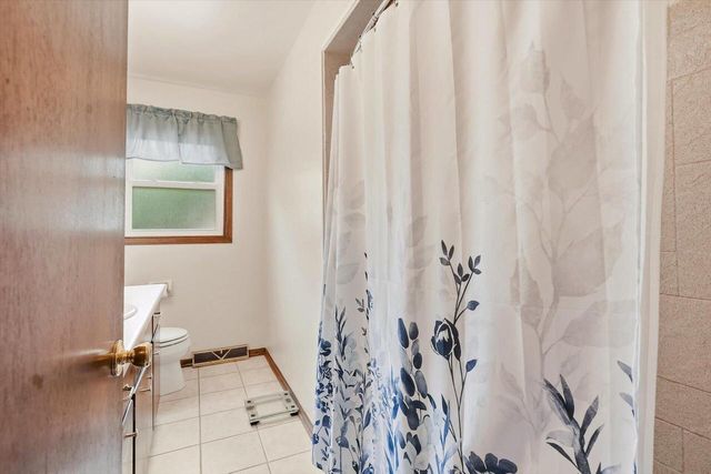 107 Shepard COURT, Mukwonago, WI 53149