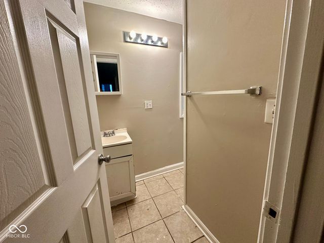 1058 W 31st Street, Indianapolis, IN 46208