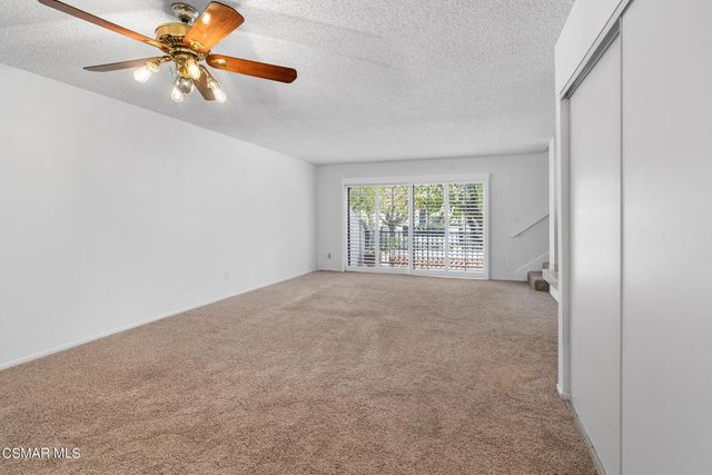 7137 Shoup Avenue 31, West Hills, CA 91307