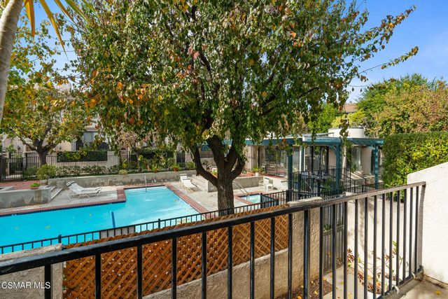 7137 Shoup Avenue 31, West Hills, CA 91307