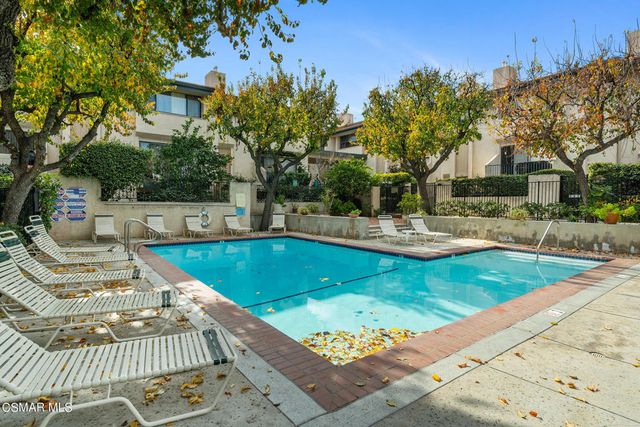 7137 Shoup Avenue 31, West Hills, CA 91307
