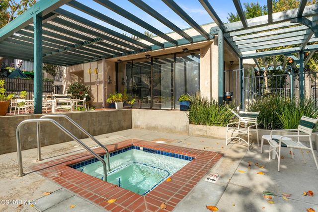 7137 Shoup Avenue 31, West Hills, CA 91307