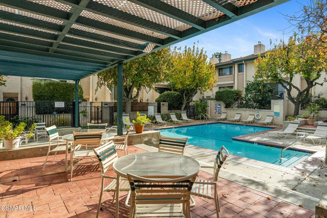 7137 Shoup Avenue 31, West Hills, CA 91307