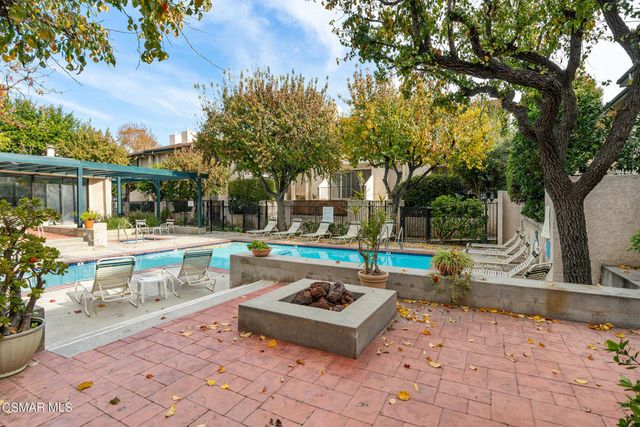 7137 Shoup Avenue 31, West Hills, CA 91307