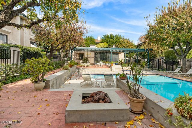 7137 Shoup Avenue 31, West Hills, CA 91307
