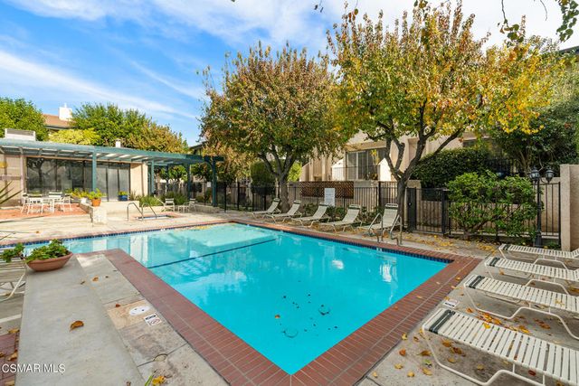 7137 Shoup Avenue 31, West Hills, CA 91307