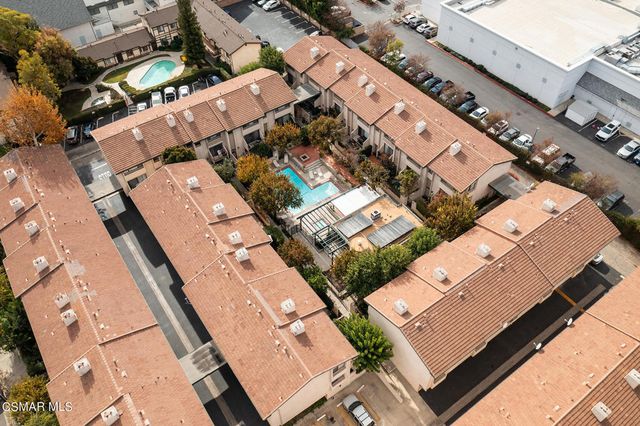 7137 Shoup Avenue 31, West Hills, CA 91307