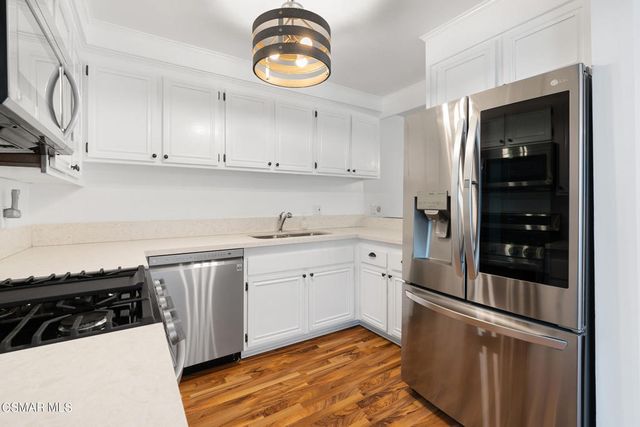 7137 Shoup Avenue 31, West Hills, CA 91307